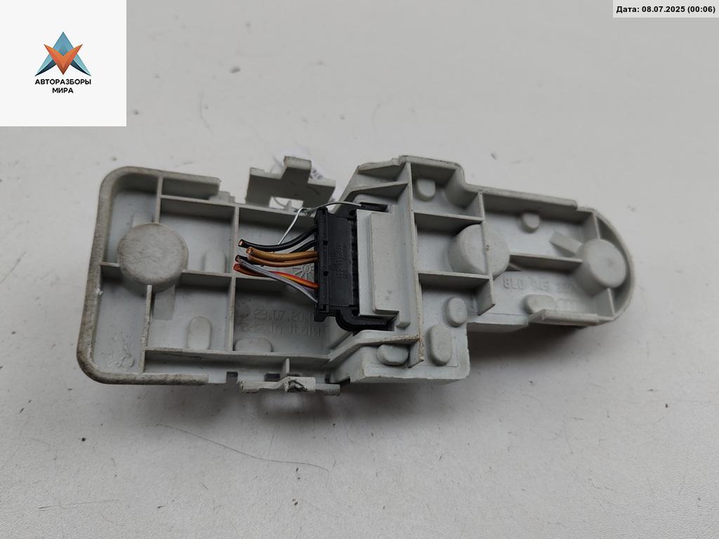 Плата фонаря заднего правого Audi A3 8L 1999, 1.8 л., Ti, бензин, МКПП, серый, хетчбэк 5 дв., 8L0945257 - фото №1