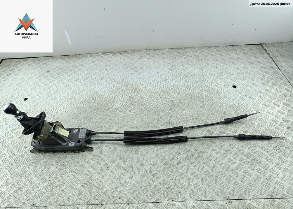 кулиса Volkswagen Golf 5 поколение 2007, 1.4 л., бензин, МКПП, серый, хетчбэк 5 дв. - фото №1