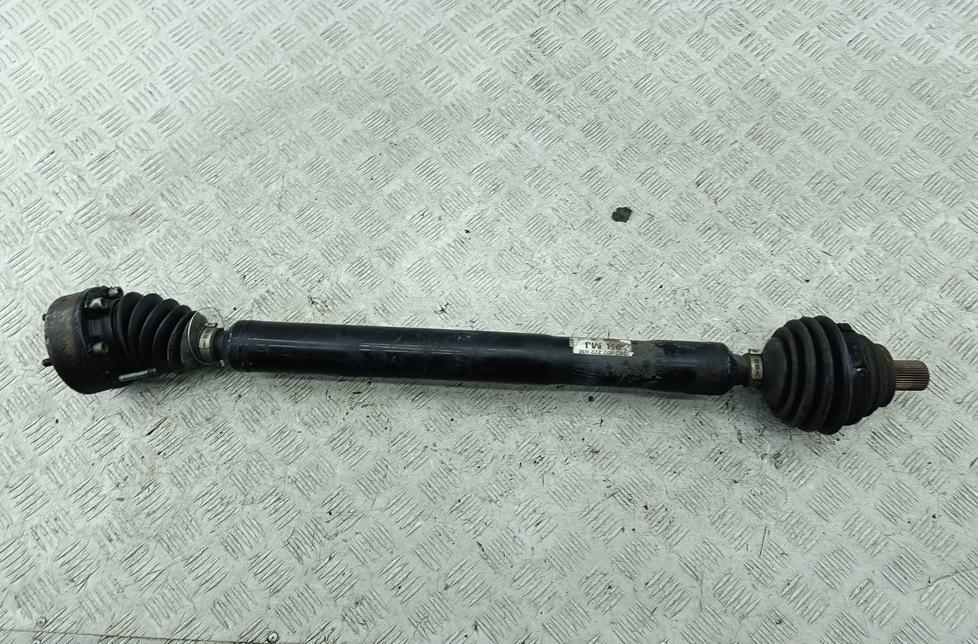 полуось передняя правая (приводной вал, ШРУС) Volkswagen Touran 1 поколение 2003, 1.6 л., бензин, МКПП, чёрный, минивэн - фото №1