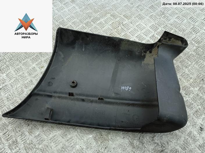 клык бампера задний левый Nissan Interstar 1 поколение 2008, 2.5 л., дизель, МКПП, белый, микроавтобус, 7700352123 - фото №1