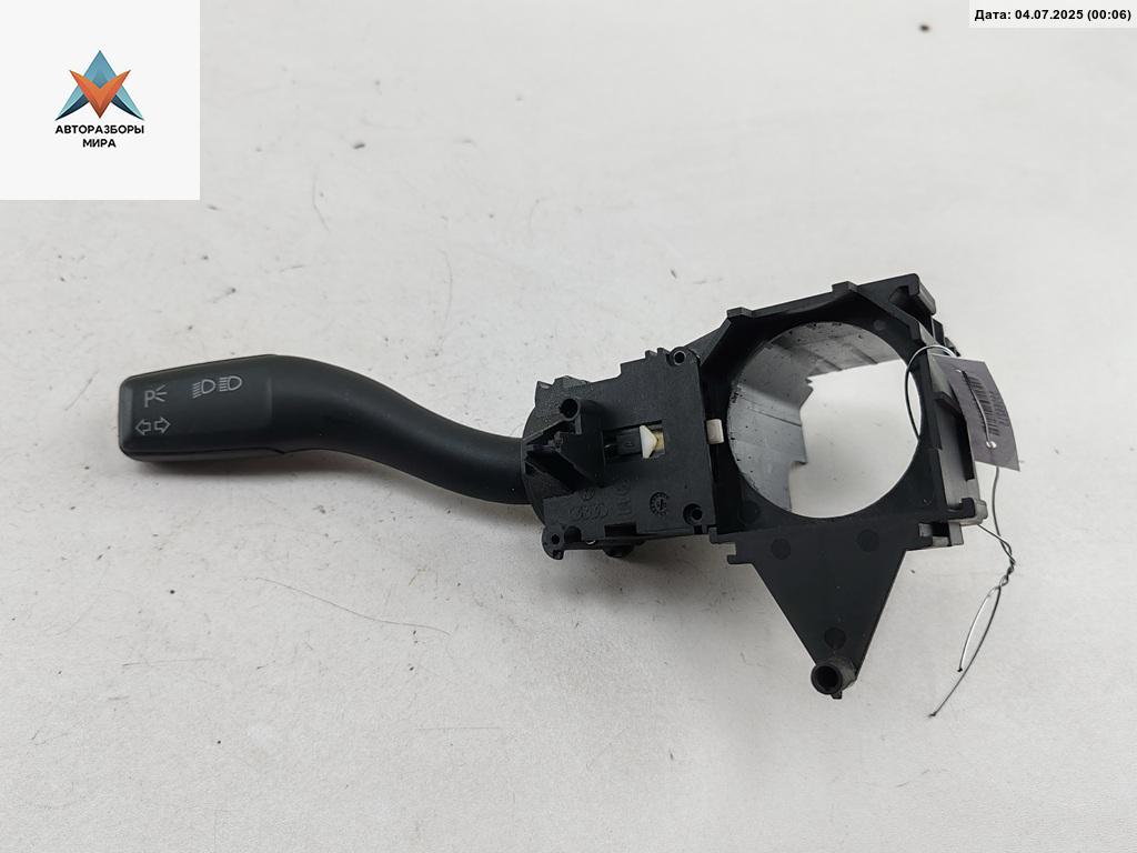 переключатель поворотов Audi A6 4F/C6 2005, 2.4 л., бензин, АКПП, синий, седан, 4E0953513 - фото №1