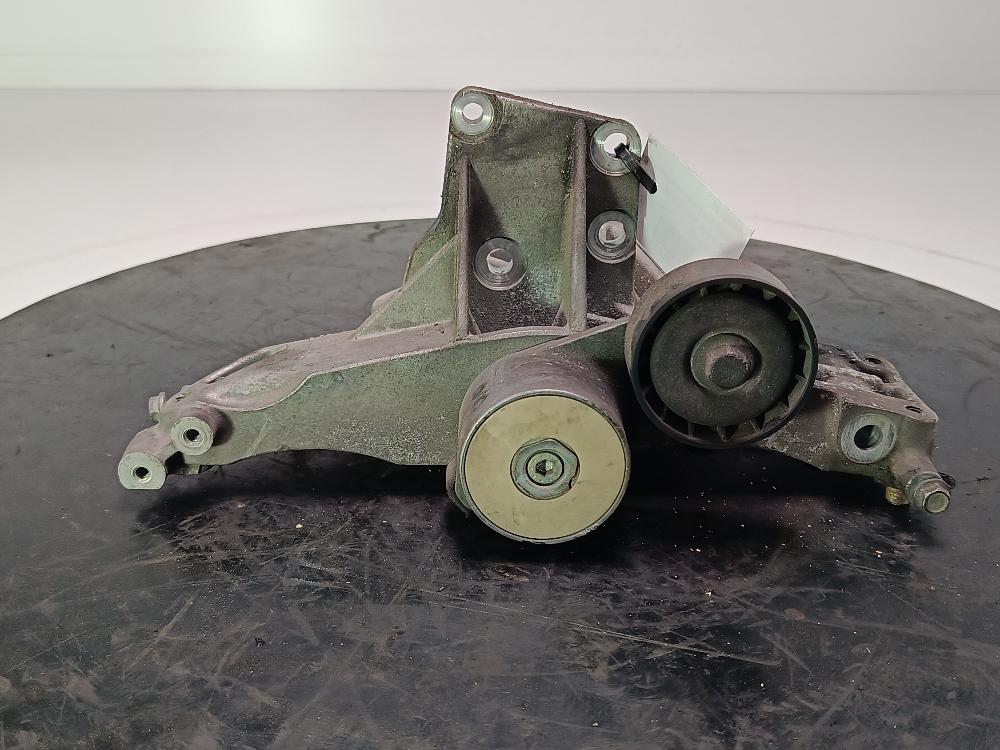 кронштейн компрессора кондиционера Fiat Grande Punto 2 поколение 2008, цвет, 46820385 - фото №1