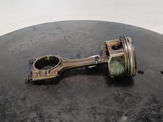 поршень Volkswagen Golf 5 поколение 2003, цвет