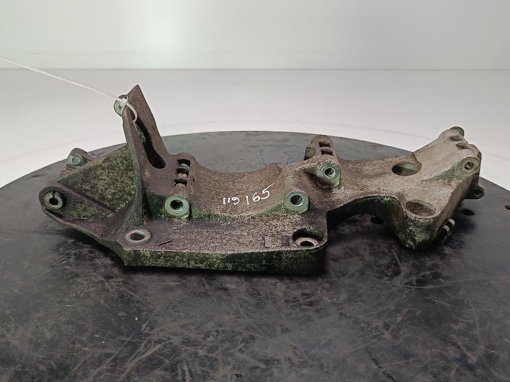 кронштейн генератора Volkswagen Golf 5 поколение 2003, цвет, 06A903143P - фото №1