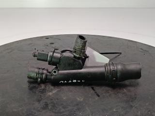 фланец (тройник) системы охлаждения Volkswagen Golf 5 поколение 2007, цвет, 038121132D