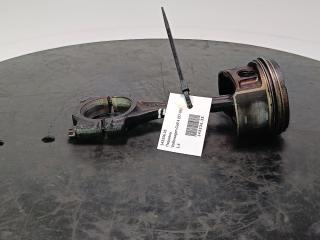 поршень Volkswagen Golf 5 поколение 2004, цвет