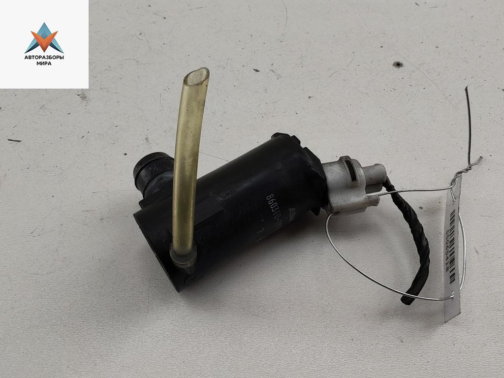 насос (моторчик) омывателя стекла Mazda 6 GG 2003, серый, универсал, 8603101978 - фото №1