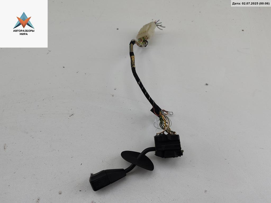 переключатель поворотов BMW 3 серия E36 1994, 1.6 л., бензин, МКПП, серый, седан, 1393282 - фото №1