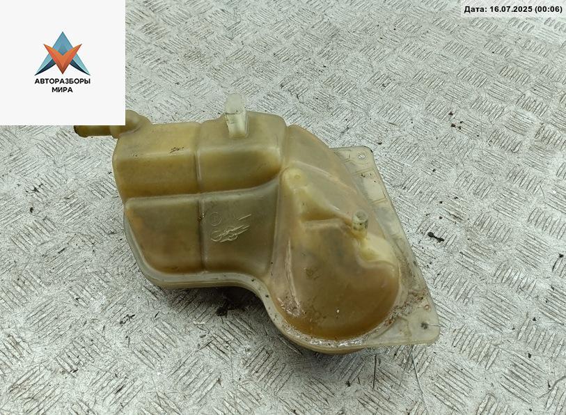 бачок расширительный Volkswagen Passat B5 1997, 1.6 л., бензин, 8D0121403L - фото №1