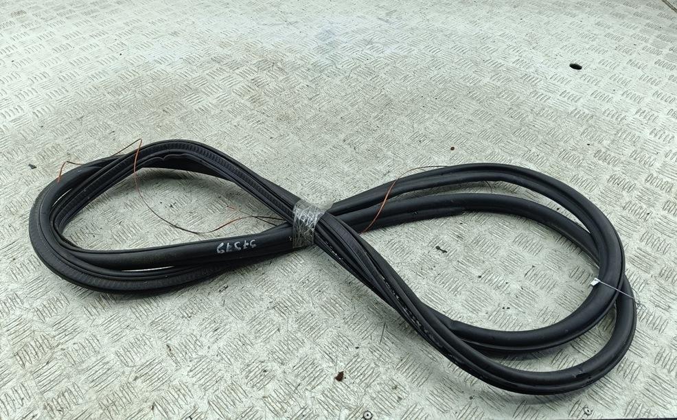 Уплотнитель крышки (двери) багажника BMW 5 F10/F11 2012, 3.0 л., дизель, АКПП, чёрный, универсал