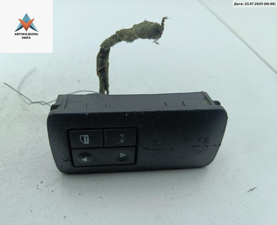 кнопка стеклоподъемника переднего правого Opel Signum C 2003, 2.2 л., бензин, МКПП, серый, хетчбэк 5 дв., 09185958 - фото №1