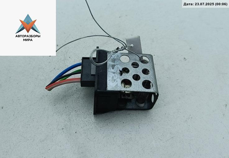 сопротивление печки Opel Zafira 1 поколение (A) 2002, 2.2 л., дизель, МКПП, серый, минивэн, 90559834 - фото №1