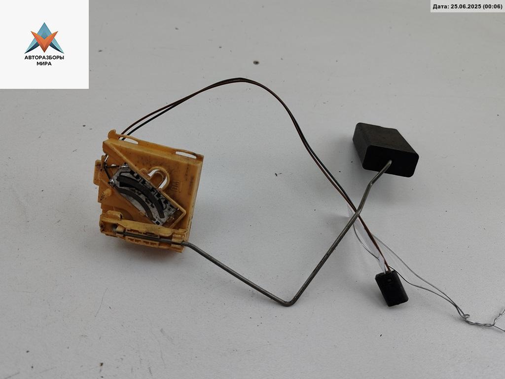 датчик уровня топлива Opel Signum C 2003, 2.2 л., бензин, МКПП, серый, хетчбэк 5 дв., 833000 - фото №1