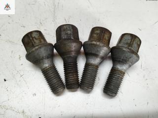 болт колесный Renault Captur 1 поколение 2016, 1.2 л., бензин, АКПП, серый, внедорожник 5 дв.