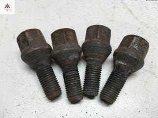 болт колесный Renault Megane 1 поколение [рестайлинг] 2002, 1.6 л., бензин, МКПП, серый, хетчбэк 5 дв., 8200030701