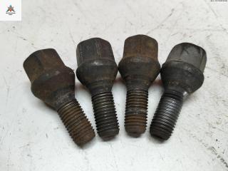 болт колесный Renault Scenic 1 поколение 1998, 1.6 л., бензин, МКПП, красный, минивэн, 8200030701