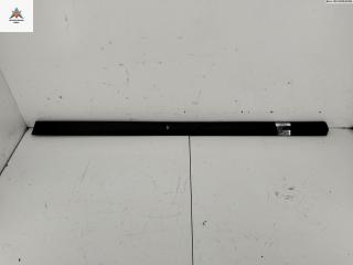 молдинг двери передней правой Volkswagen Golf 3 поколение 1996, 1.6 л., бензин, МКПП, красный, хетчбэк 5 дв., 1H4853516