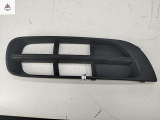 заглушка (решетка) в бампер Skoda Roomster 1 поколение 2009, 1.4 л., бензин, МКПП, чёрный, фургон, 5J0807368