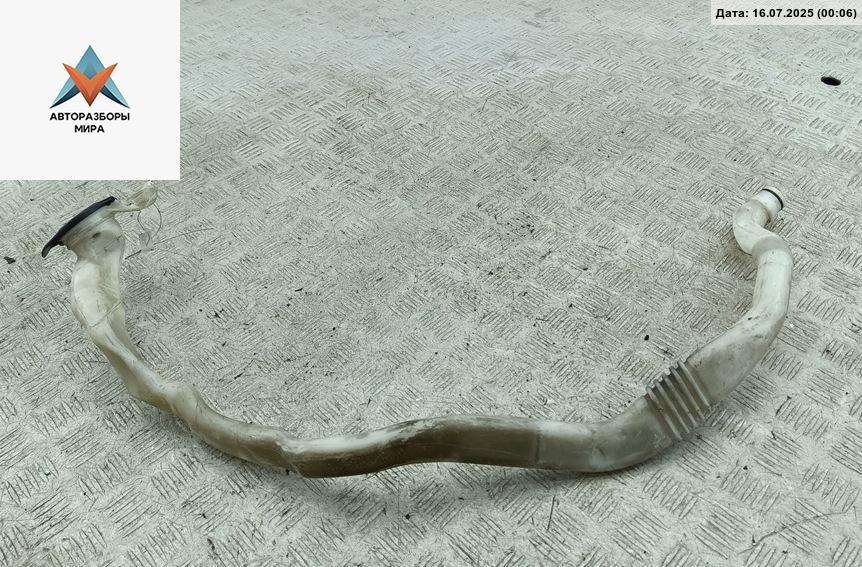 горловина бачка омывателя BMW 5 серия F07/F10/F11 2012, 3.0 л., дизель, АКПП, чёрный, универсал, 7203270, 7238068 - фото №1