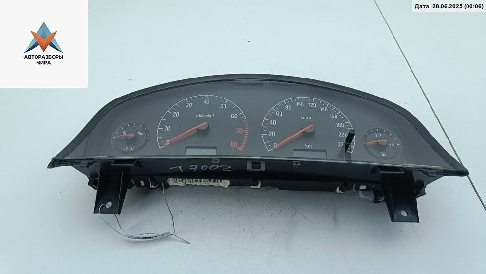 приборная панель Opel Vectra C 2002, 2.2 л., бензин, АКПП, синий, седан, 9180277WF - фото №1