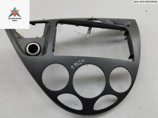 рамка под магнитолу Ford Focus 1 поколение [рестайлинг] 2004, 1.8 л., дизель, МКПП, красный, хетчбэк 5 дв., 98ABA046A04AEW