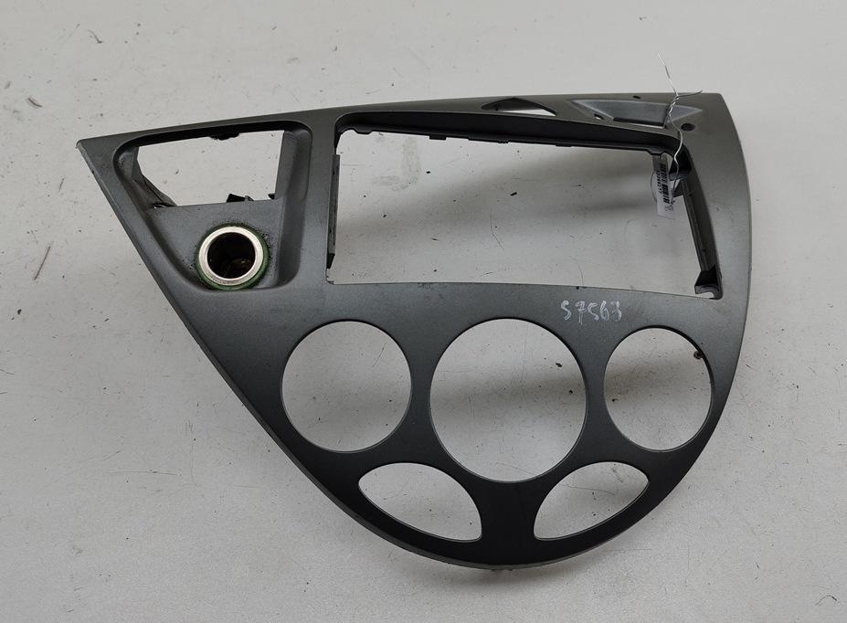 рамка под магнитолу Ford Focus I 2003, 1.6 л., i, бензин, АКПП, красный, универсал, 98ABA046A04AEW