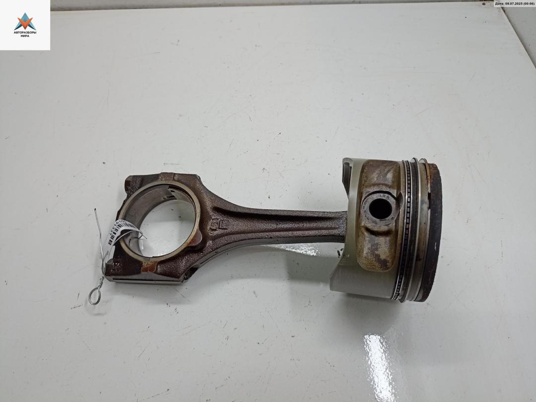 поршень Opel Omega B 1997, 2.0 л., бензин, АКПП, жёлтый, универсал - фото №1