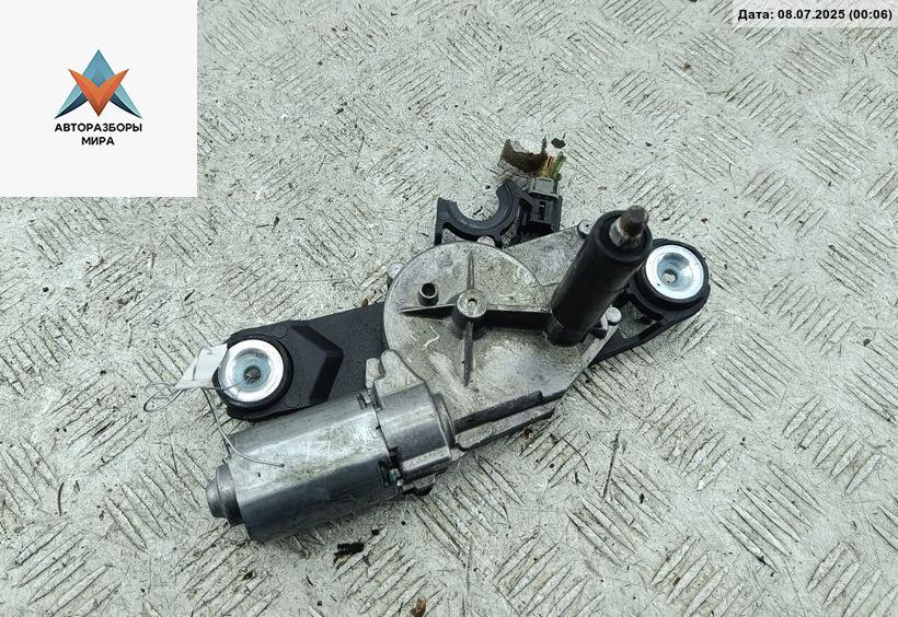 Двигатель стеклоочистителя заднего (моторчик дворников) Volvo S40 2 поколение 2005, 2.0 л., дизель, МКПП, чёрный, универсал, 30763683 - фото №1