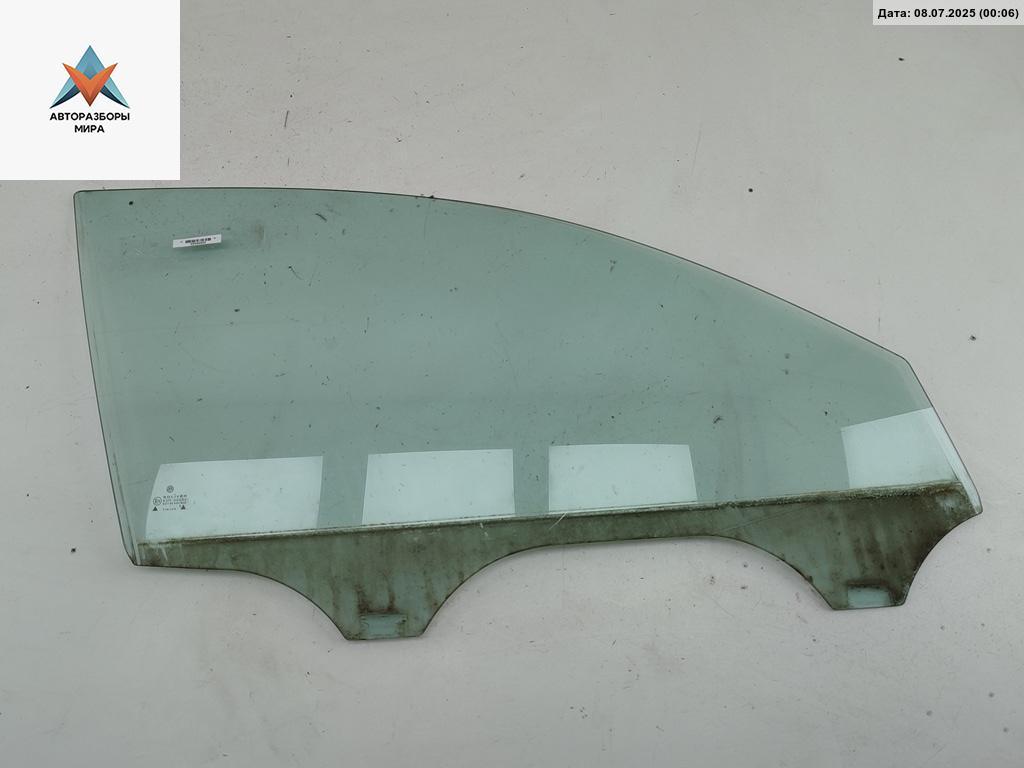 стекло двери передней правой Volkswagen Passat B5 1998, 1.8 л., бензин, МКПП, красный, седан - фото №1
