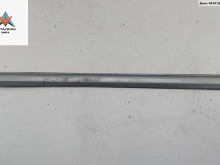 молдинг двери передней правой Volkswagen Passat B4 1996, 1.8 л., бензин, МКПП, красный, универсал, 3A0853516A