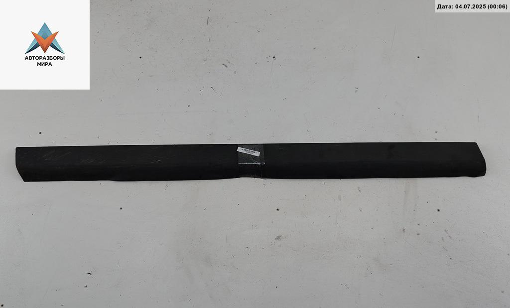 молдинг двери передней левой Volkswagen Passat B5 1998, 1.8 л., бензин, МКПП, красный, седан, 3B0854939B - фото №1