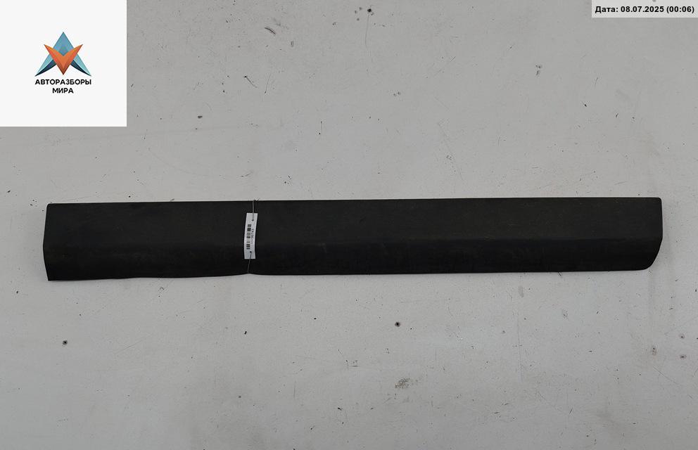 молдинг двери задней правой Volkswagen Passat B5 1998, 1.8 л., бензин, МКПП, красный, седан, 3B0854950B - фото №1