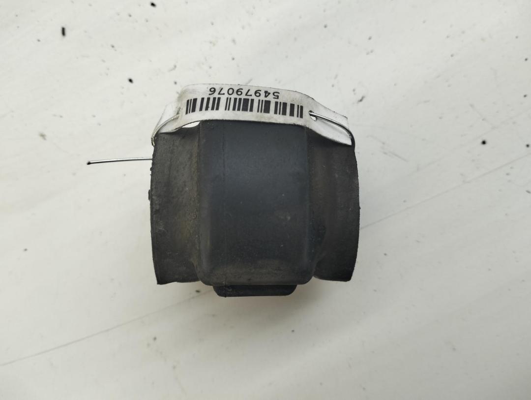 крепление стабилизатора / втулки стабилизатора Volkswagen Passat B5+ (GP) 2001, 1.9 л., дизель, МКПП, серый, седан, 4D0411327H