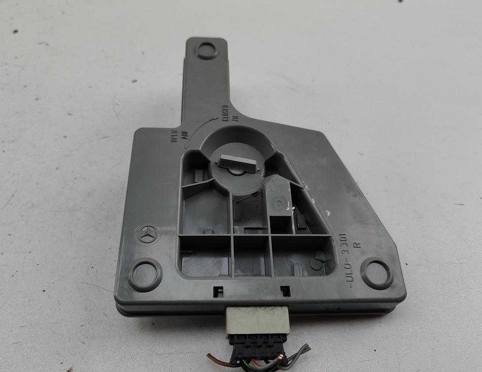 Плата фонаря заднего правого Mercedes-Benz C W202 1998, 2.2 л., дизель, МКПП, зелёный, седан