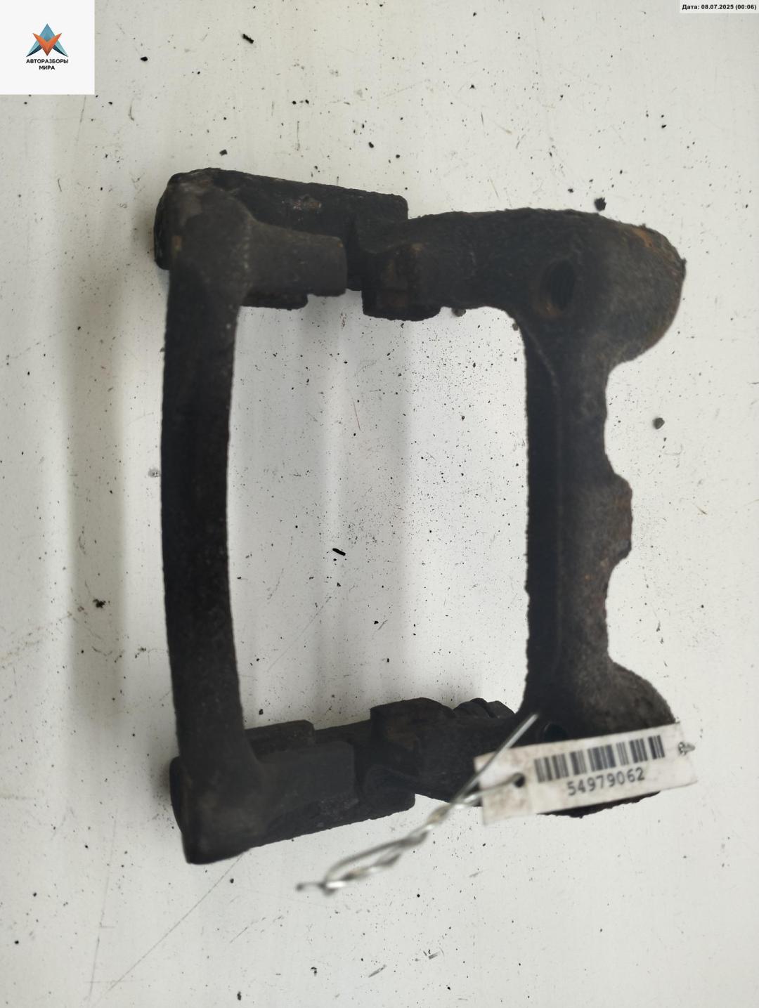 скоба суппорта Volkswagen Touran 1 поколение 2003, 1.6 л., бензин, МКПП, чёрный, минивэн - фото №1