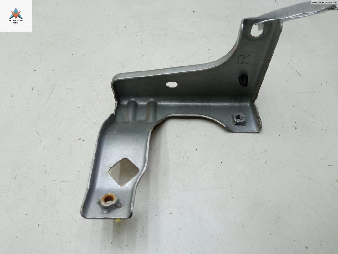 крепление ( кронштейн ) крыла Mazda 5 CR 2006, минивэн - фото №1