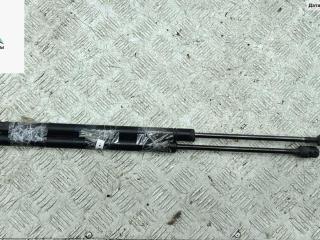 амортизатор крышки багажника (3-5 двери) Opel Omega B 1997, 2.0 л., бензин, АКПП, жёлтый, универсал