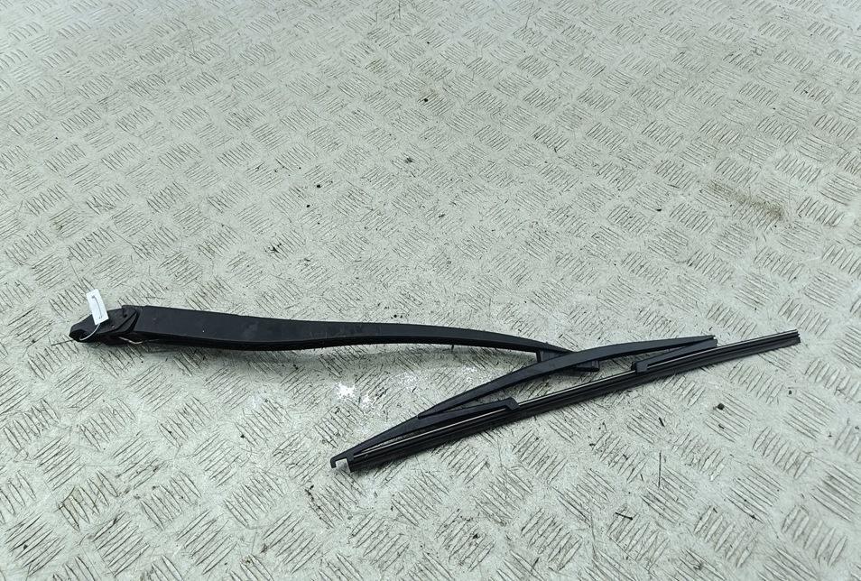 Щеткодержатель (поводок стеклоочистителя) задний Opel Astra G 1999, 1.6 л., бензин, МКПП, чёрный, хетчбэк 3 дв., 90559442 - фото №1
