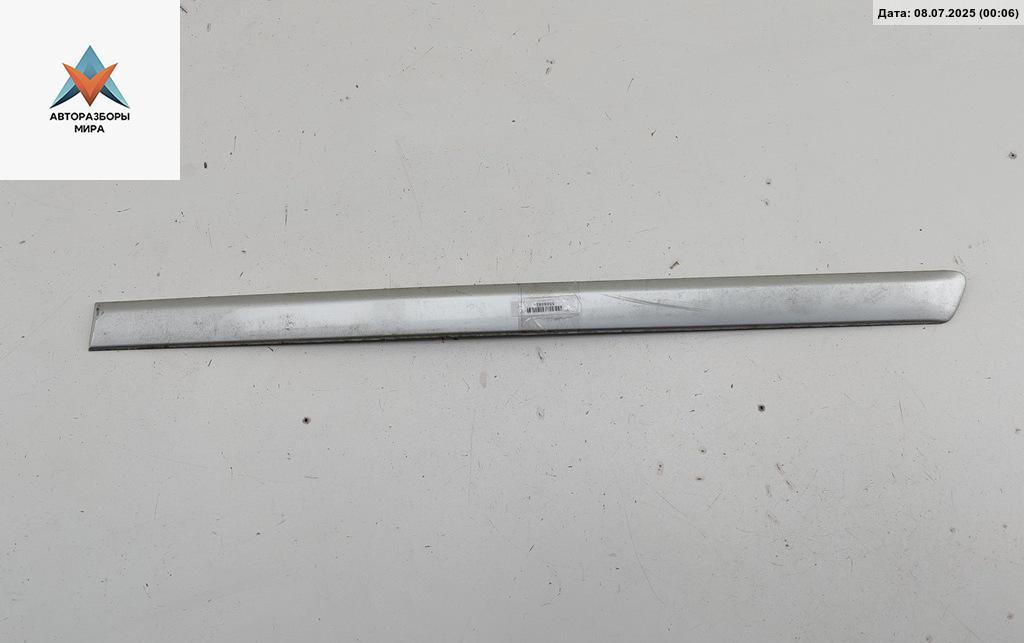 молдинг двери задней левой Audi A4 B6 2002, 2.0 л., бензин, МКПП, синий, универсал, 8E0853963 - фото №1