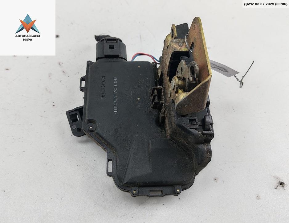 замок двери передней правой Audi A6 4B/C5 1998, 2.4 л., бензин, АКПП, синий, универсал, 4B1837016B - фото №1