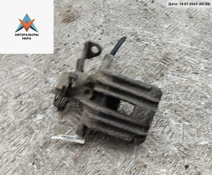 суппорт задний правый Audi A6 4B/C5 2000, 2.5 л., дизель, АКПП, серый, универсал - фото №1