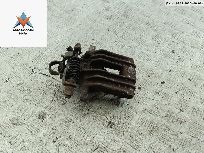 суппорт задний правый Audi A4 B6 2002, 2.5 л., дизель, МКПП, синий, универсал - фото №1