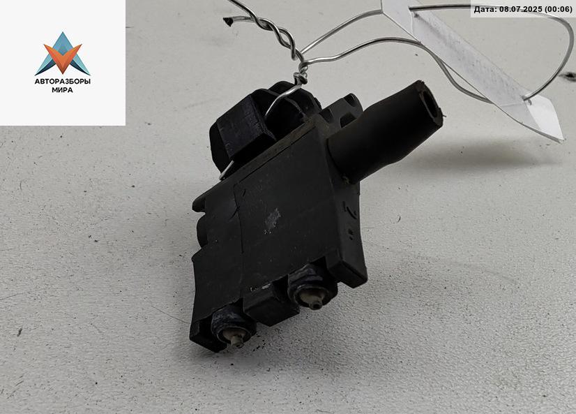 форсунка омывателя лобового стекла Nissan Primera P12 2003, 2.0 л., бензин, МКПП, серый, хетчбэк 5 дв. - фото №1