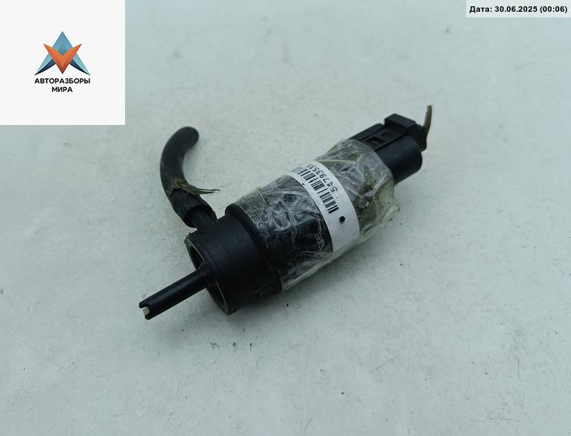 насос (моторчик) омывателя стекла BMW 3 серия E46 1999, серый, седан, HELLA8TW006848-04 - фото №1