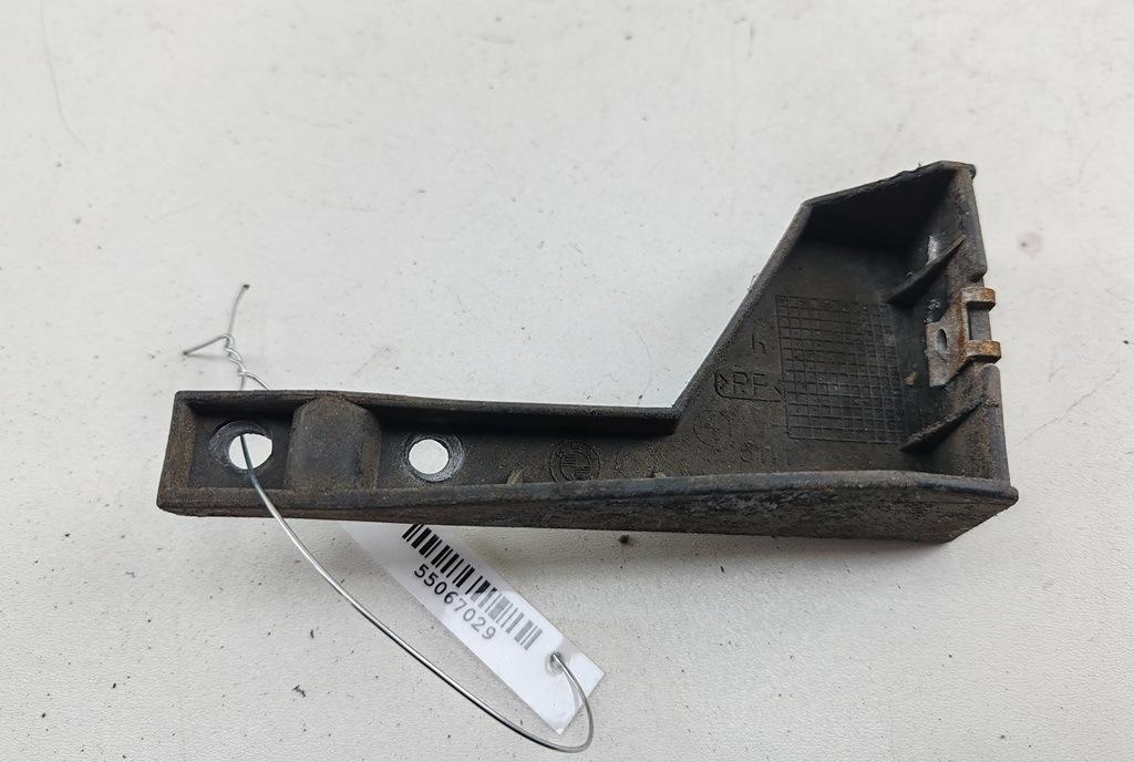 кронштейн переднего бампера BMW 3 E36 1997, 1.6 л., бензин, МКПП, зелёный, седан, 1977108