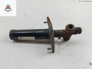 кронштейн заднего бампера BMW 3 серия E36 [рестайлинг] 1997, 1.6 л., бензин, МКПП, зелёный, седан, 8119261