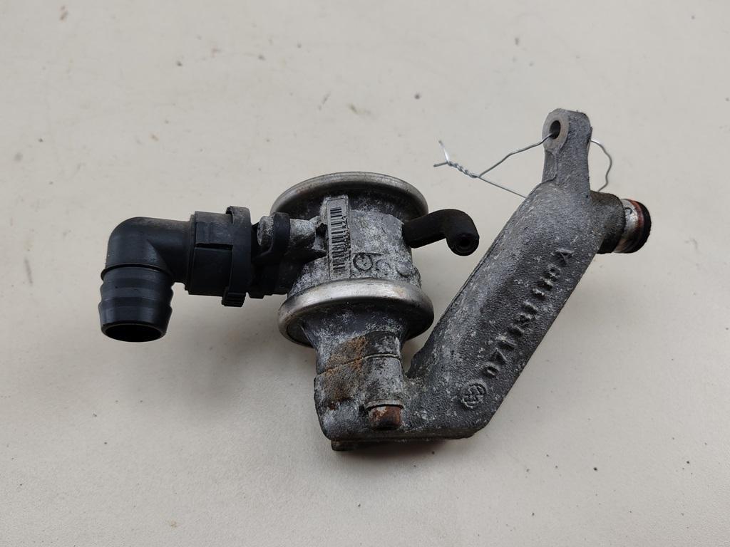 клапан EGR Volkswagen Bora 1999, 2.3 л., бензин, МКПП, чёрный, универсал, 071131119A
