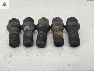 болт колесный Volkswagen Golf 4 поколение 2001, 1.9 л., дизель, МКПП, синий, хетчбэк 5 дв., 8D0601139D