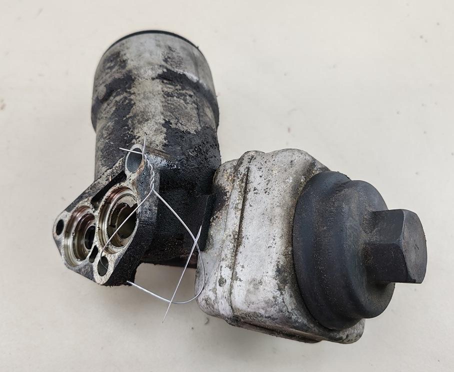 корпус масляного фильтра Volkswagen Bora 1999, 2.3 л., бензин, МКПП, универсал, 071100769