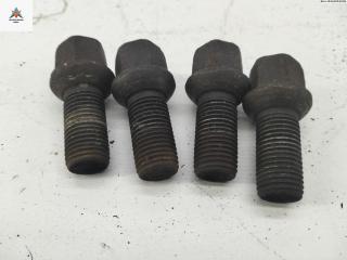 болт колесный Volkswagen Bora 1 поколение 2001, 2.0 л., бензин, МКПП, чёрный, седан, 8D0601139D